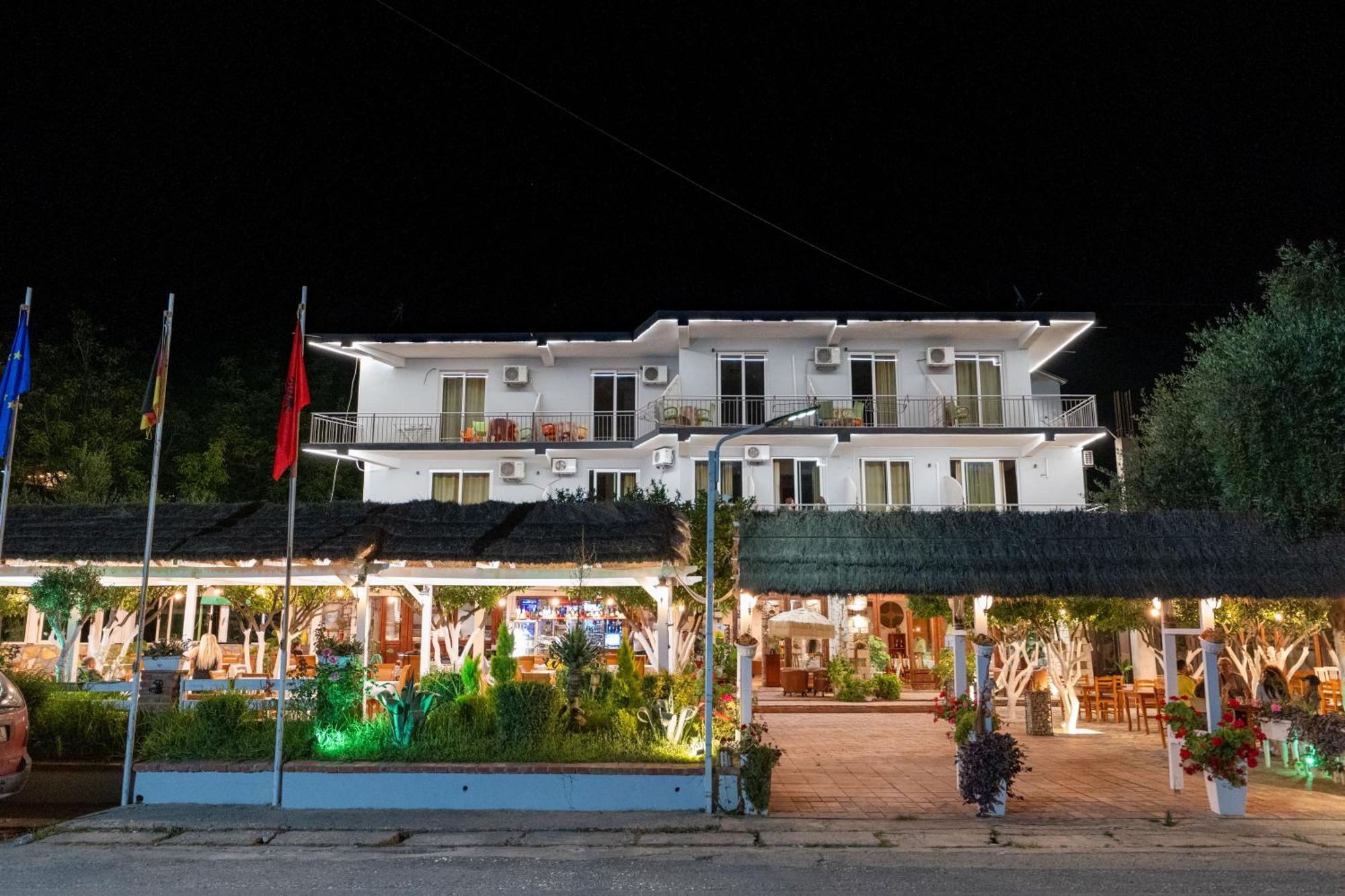 Hotel Nika Radhime Exterior photo